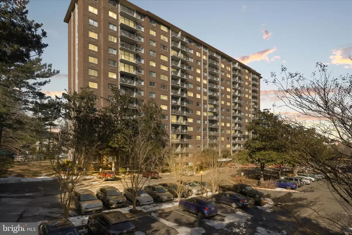 2059 Huntington Ave #1201, Alexandria, VA 22303 - Image #1