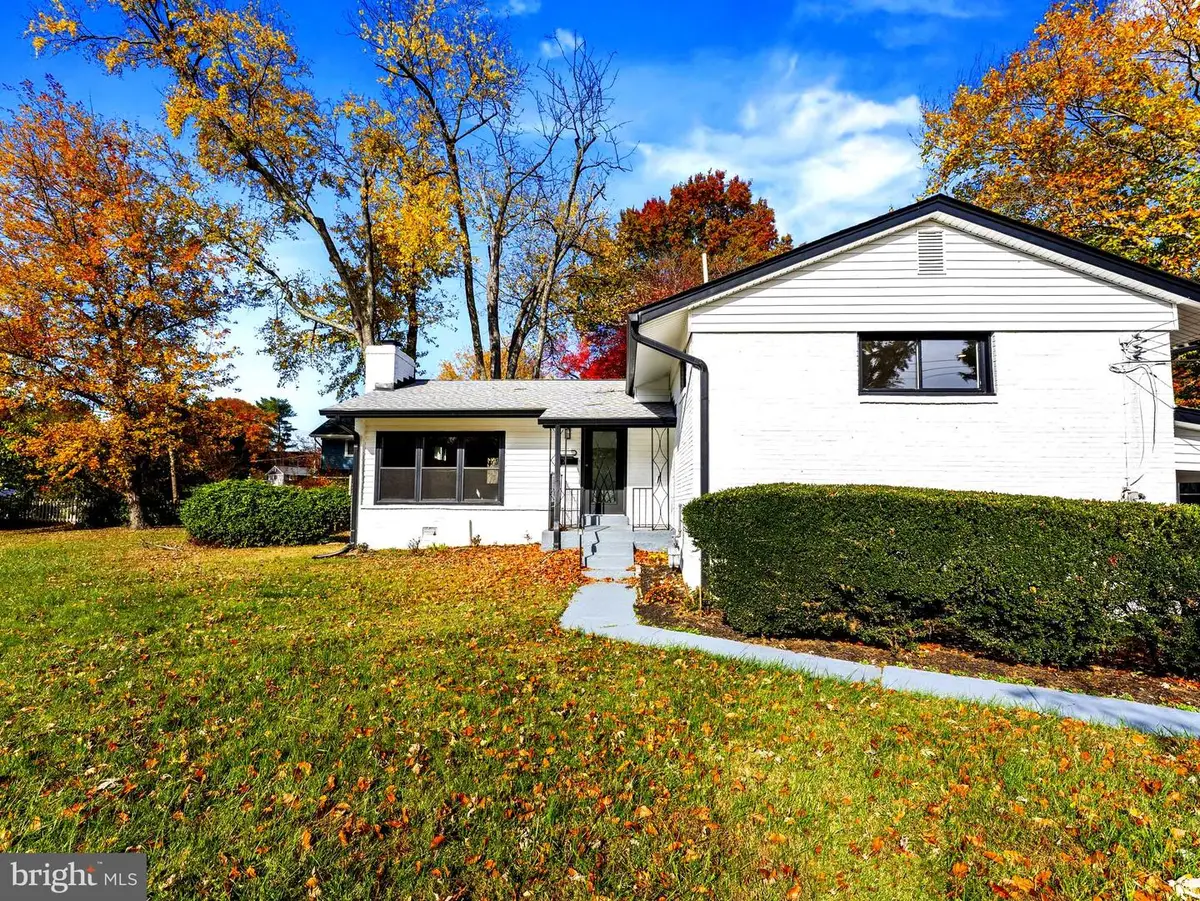 4722 Bristow Dr, Annandale, VA 22003 - Image #1