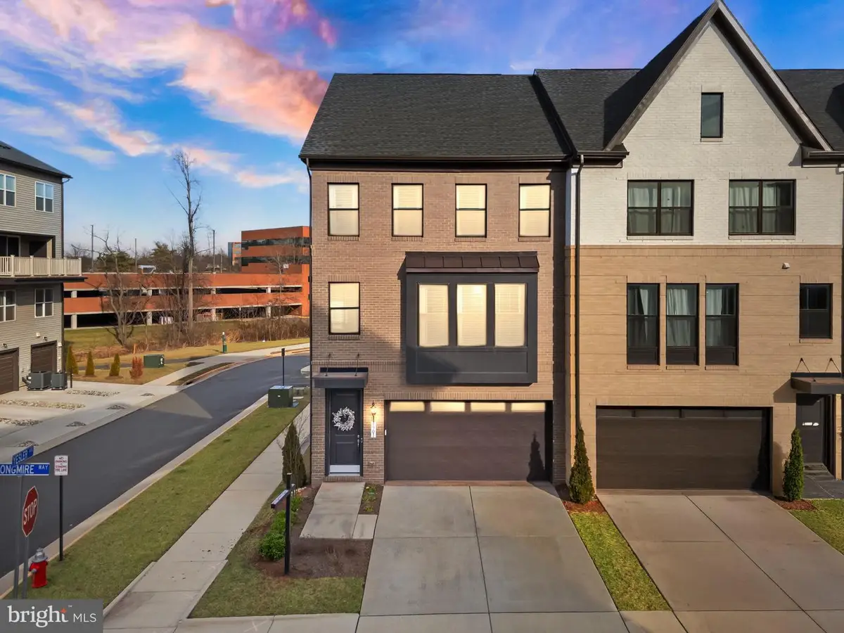 4901 Longmire Way, Chantilly, VA 20151 - Image #1