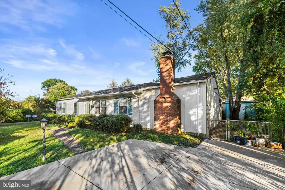 418 Patrick Ln, Herndon, VA 20170 - Image #1