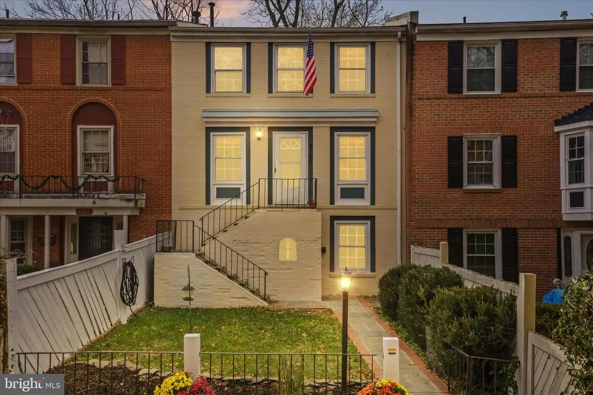 8180 Fernlake Ct, Alexandria, VA 22309 - Image #1