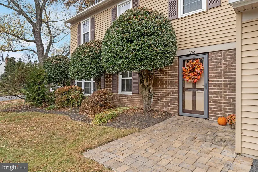 1716 Sadlers Wells Dr, Herndon, VA 20170 - Image #3