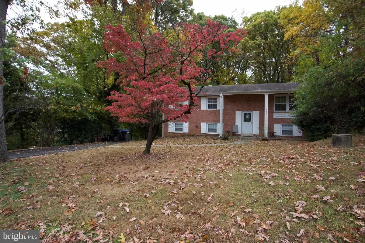 9921 Woodrow St, Vienna, VA 22181 - Image #1