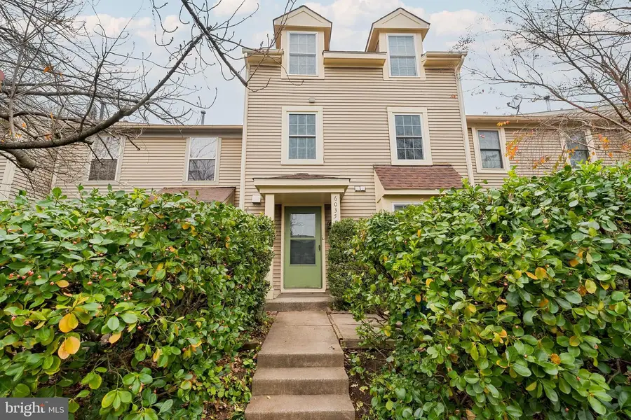 6035 Netherton St, Centreville, VA 20120 - Image #2