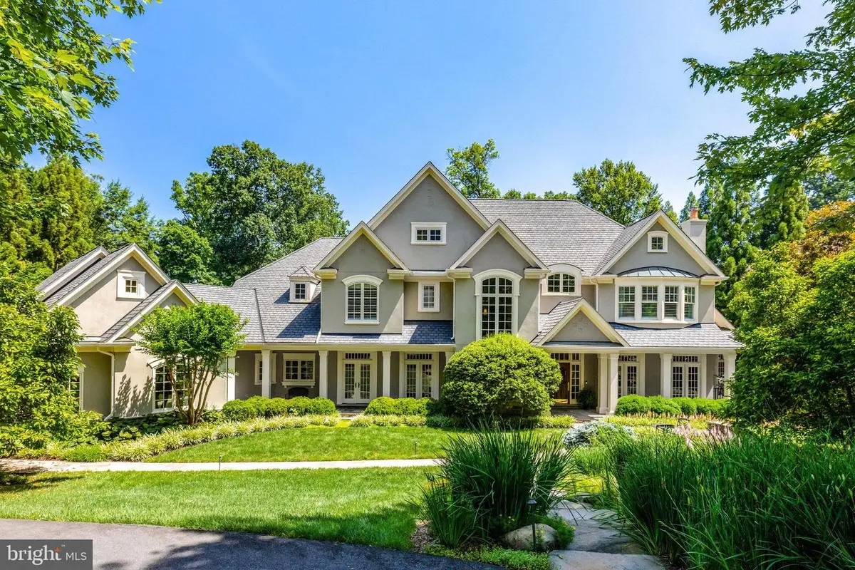 870 Alvermar Ridge Dr, McLean, VA 22102 - #1