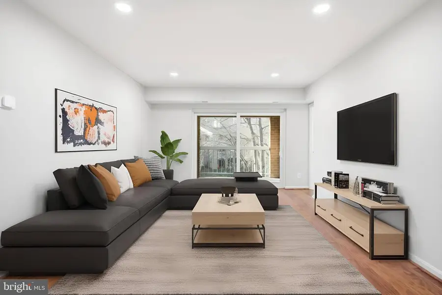 5902 Cove Landing Rd #202, Burke, VA 22015 - Image #2