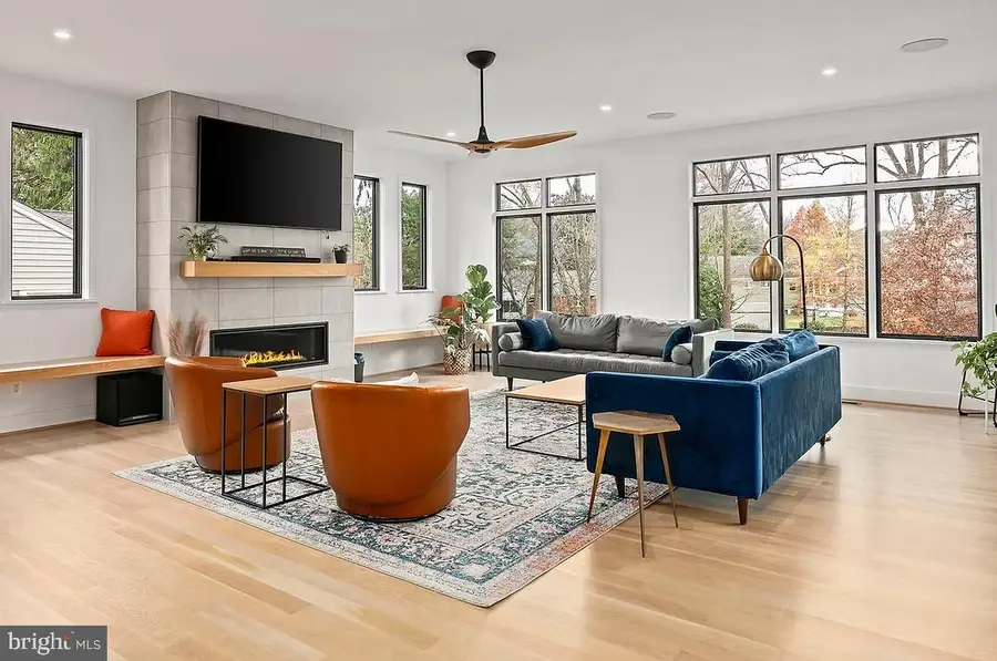 3106 Juniper Ln, Falls Church, VA 22044 - #2