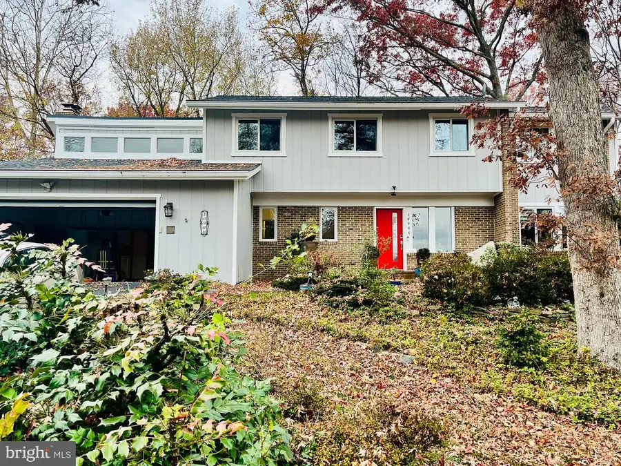 10906 Miller Rd, Oakton, VA 22124 - Image #2