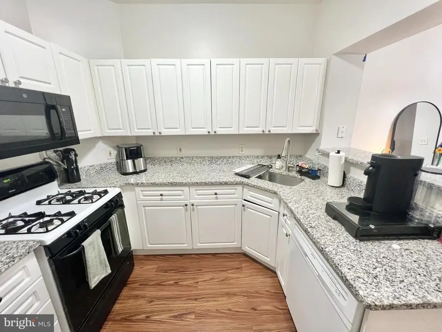 12911 Alton Sq #102, Herndon, VA 20170 - Image #3