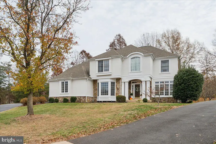 301 Marjorie Ln, Herndon, VA 20170 - Image #2