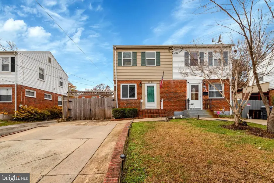 6828 Kenyon Dr, Alexandria, VA 22307 - Image #2