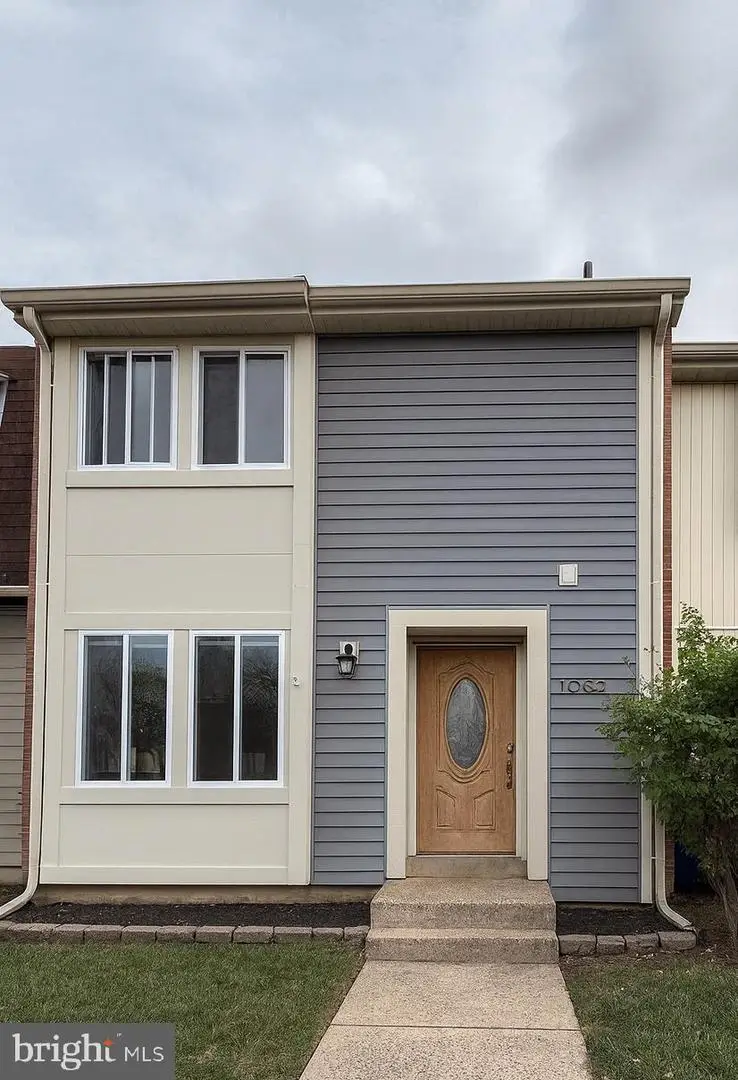 1062 Knight Ln, Herndon, VA 20170 - Image #1