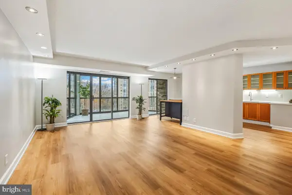 5904 Mount Eagle Dr #601, ALEXANDRIA, VA 22303