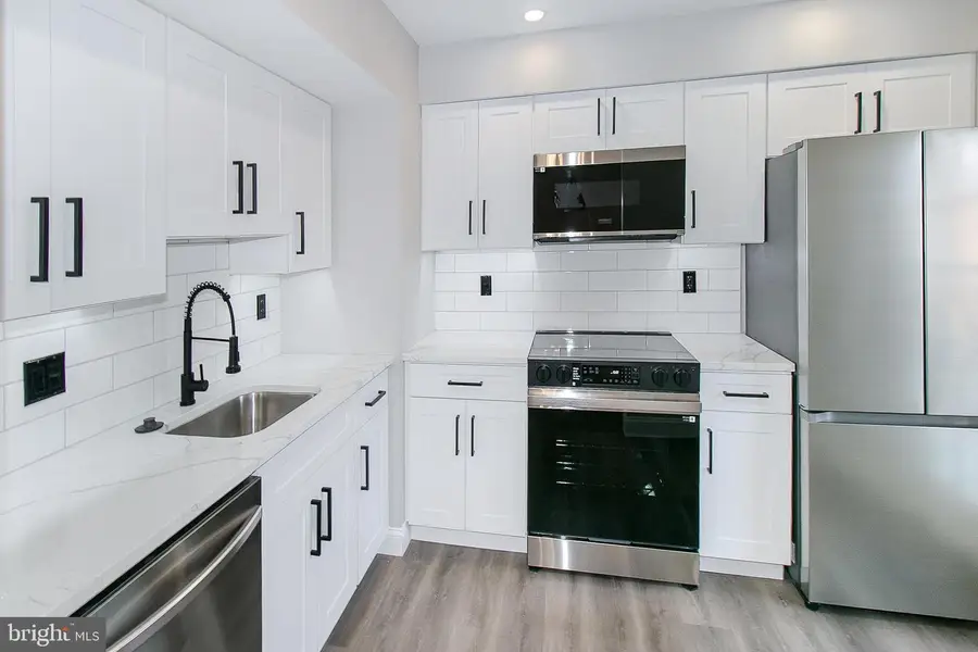 1279 Bond St, Herndon, VA 20170 - Image #2