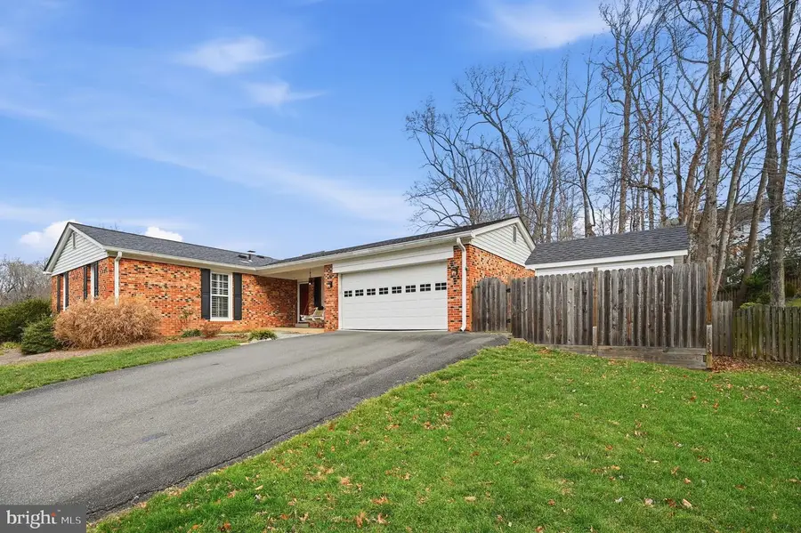 9322 Elk Dr, Springfield, VA 22153 - Image #2