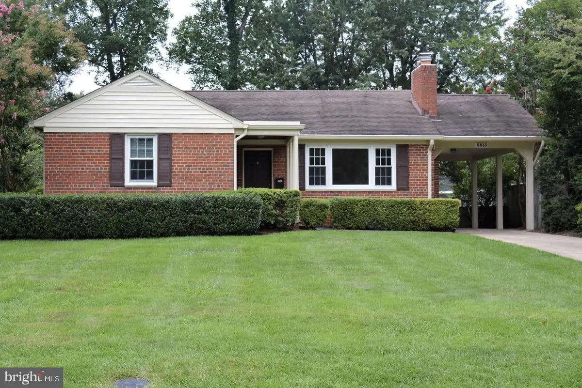 6613 Chesterfield Ave, McLean, VA 22101 - Image #1