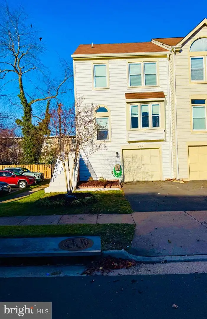 529 Dakota Dr, Herndon, VA 20170 - Image #3