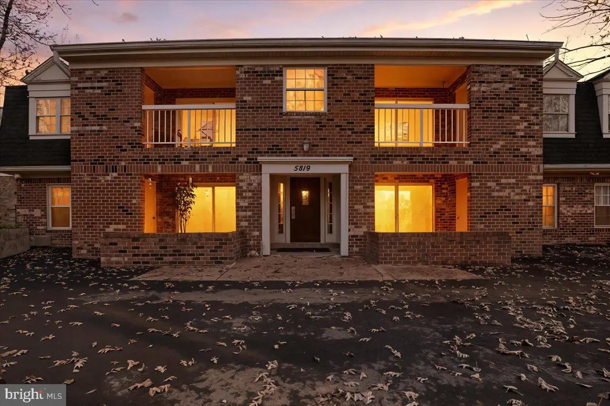5819 Cove Landing Rd #303, Burke, VA 22015 - Image #1