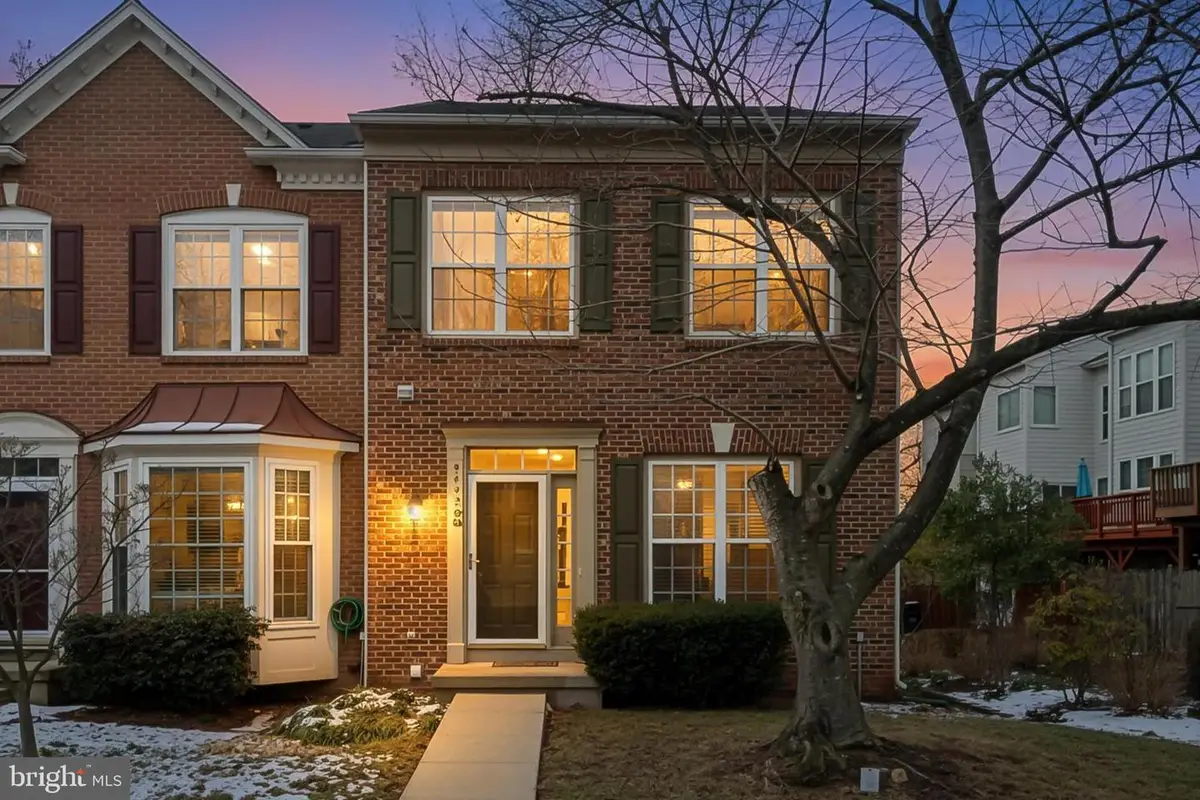 5432 Summer Leaf Ln, Alexandria, VA 22312 - Image #1