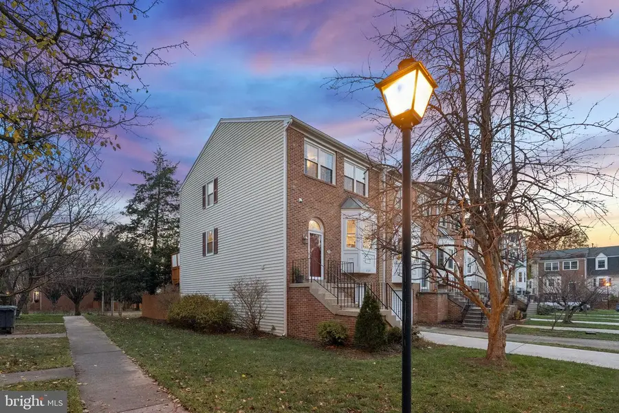 12325 Field Lark Ct, Fair Oaks, VA 22033 - Image #2