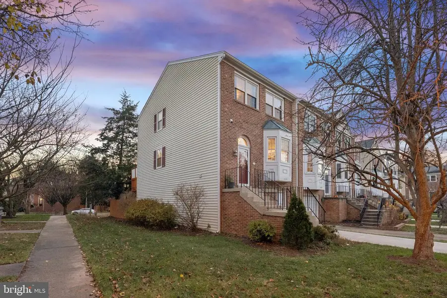 12325 Field Lark Ct, Fair Oaks, VA 22033 - Image #3