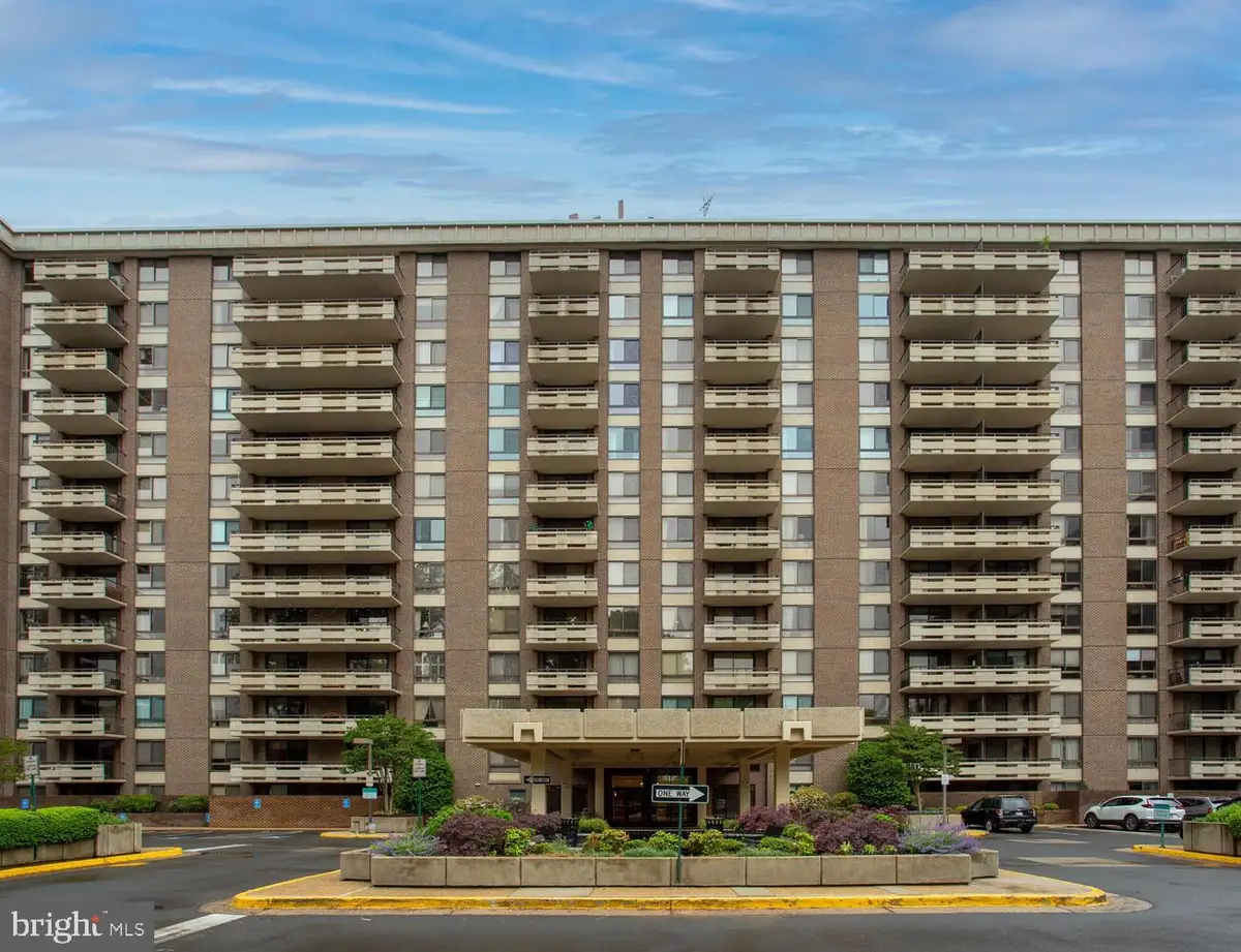 1808 Old Meadow Rd #507, McLean, VA 22102 - Image #1