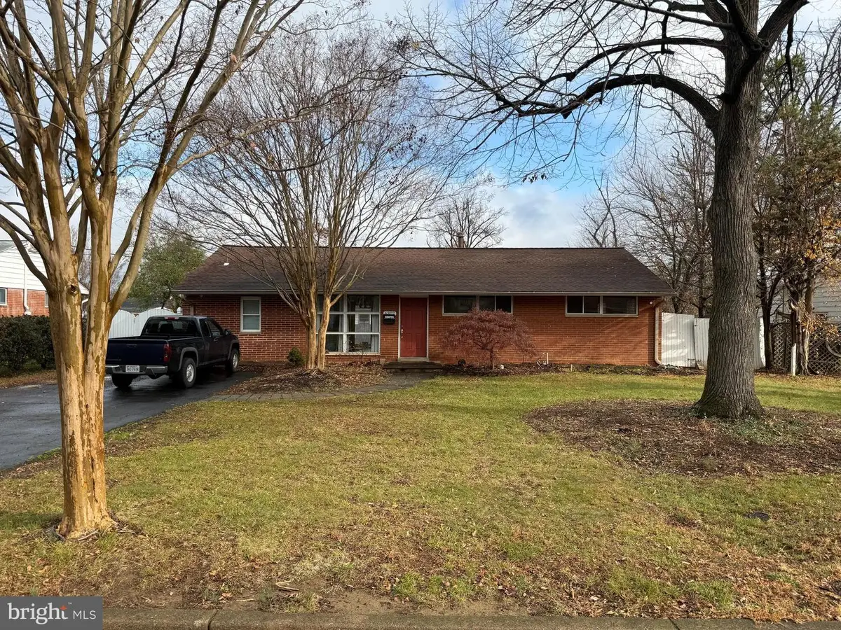 6307 Cottonwood Dr, Alexandria, VA 22310 - Image #1