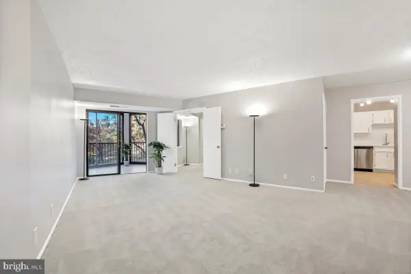 5902 Mount Eagle Dr #303, ALEXANDRIA, VA 22303