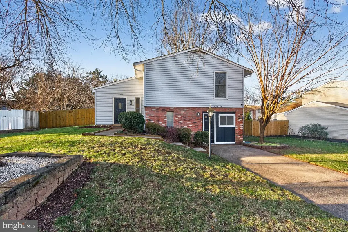 4010 Novar Dr, Chantilly, VA 20151 - Image #1