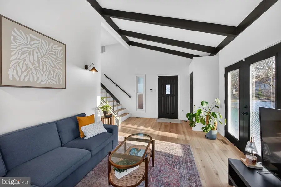 4010 Novar Dr, Chantilly, VA 20151 - Image #3