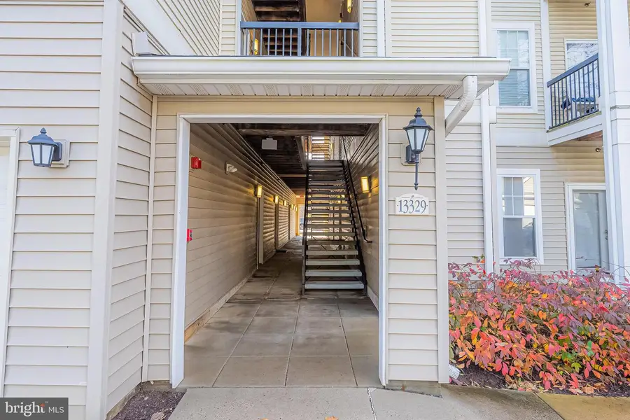 13329 Connor Dr #b, Centreville, VA 20120 - Image #2