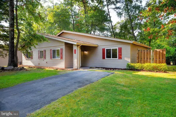 1525 Hiddenbrook Dr, HERNDON, VA 20170