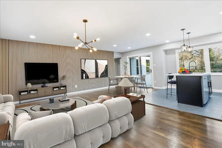 11123 Byrd Dr, Fairfax, VA 22030 - Image #2