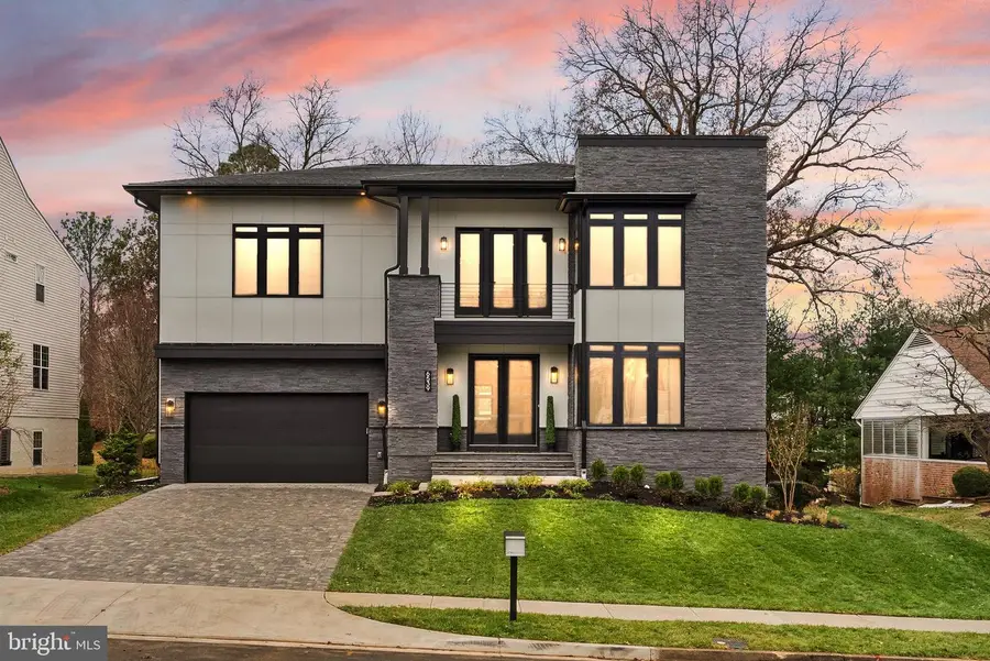 6539 Fairlawn Dr, McLean, VA 22101 - Image #2