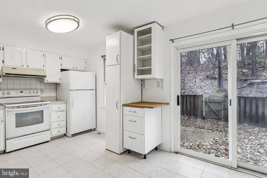 5037 Head Ct, Fairfax, VA 22032 - Image #3