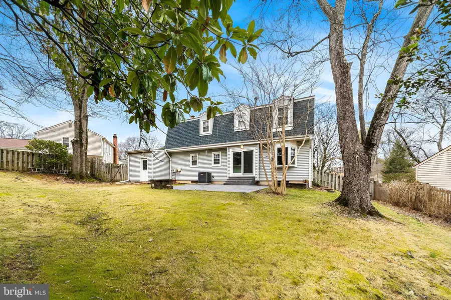 7115 Hundsford Ln, Springfield, VA 22153 - #3