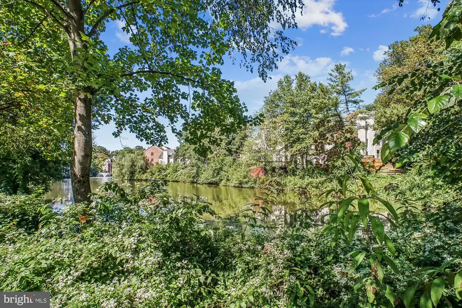 7592-k Lakeside Village Dr, Falls Church, VA 22042 - Image #2