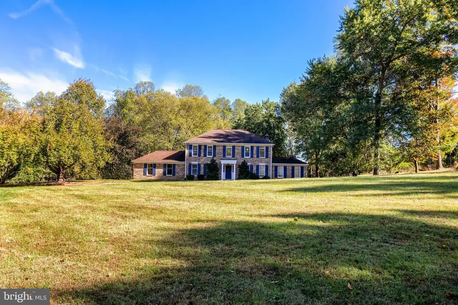 355 Springvale Rd, Great Falls, VA 22066 - Image #2