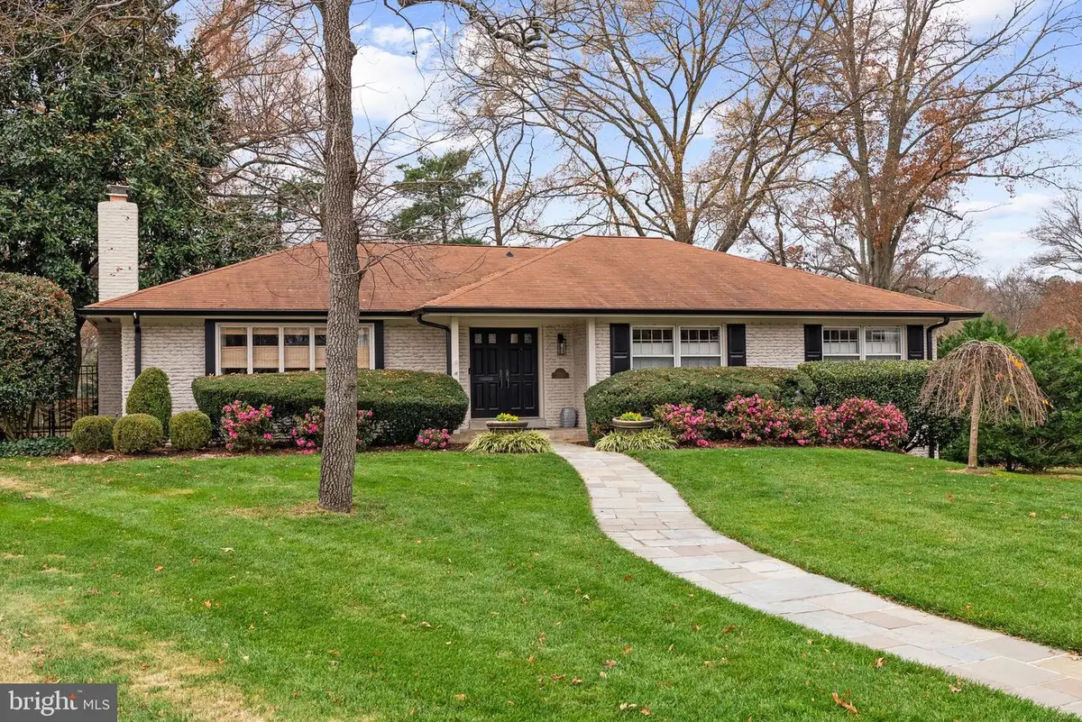 1101 Gatewood Dr, Alexandria, VA 22307 - Image #1