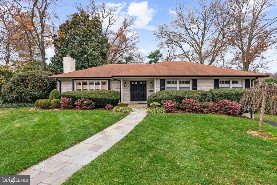 1101 Gatewood Dr, Alexandria, VA 22307 - Image #2