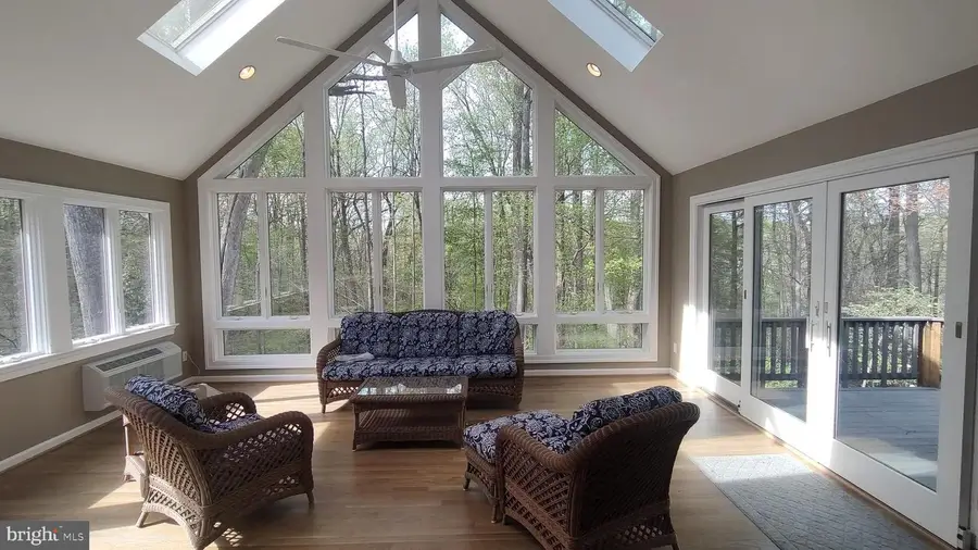 6104 Harmon Pl, Springfield, VA 22152 - #2