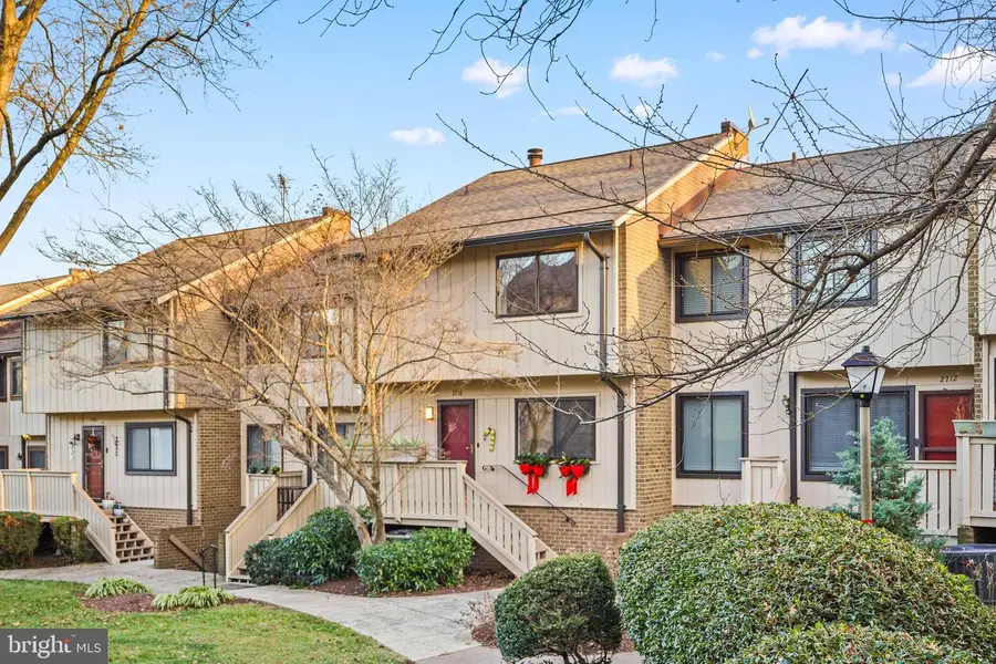 2716 Glengyle Dr, Vienna, VA 22181 - Image #2