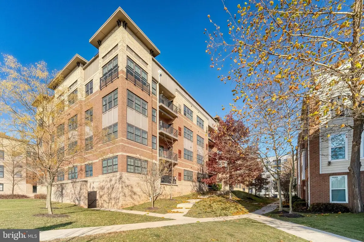9523 Bastille St #207, Fairfax, VA 22031 - Image #1