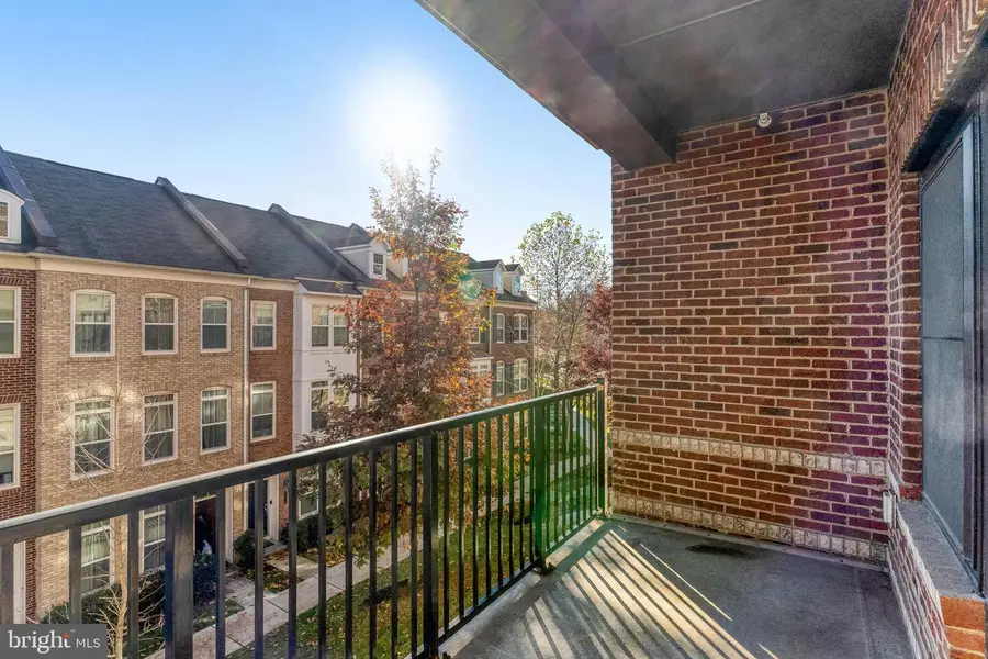 9523 Bastille St #207, Fairfax, VA 22031 - Image #2