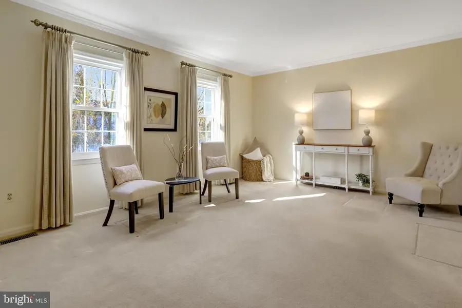 5880 Langton Dr, Alexandria, VA 22310 - Image #2