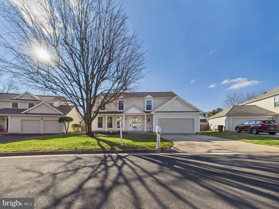 3711 Sumter Ct, Chantilly, VA 22033 - Image #3