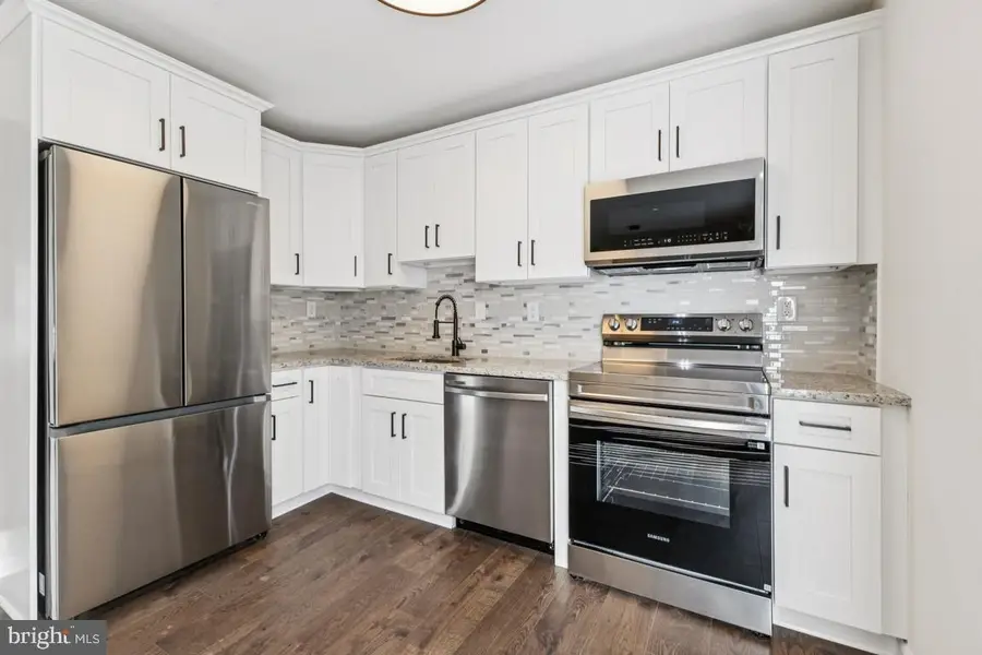 13723 Autumn Vale Ct, Chantilly, VA 20151 - Image #3