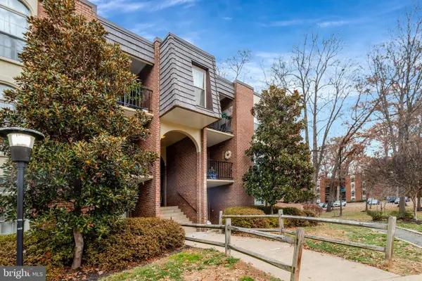 8300 Tobin Rd #23, ANNANDALE, VA 22003