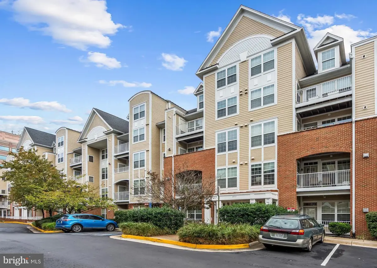 2711 Bellforest Ct #109, Vienna, VA 22180 - Image #1
