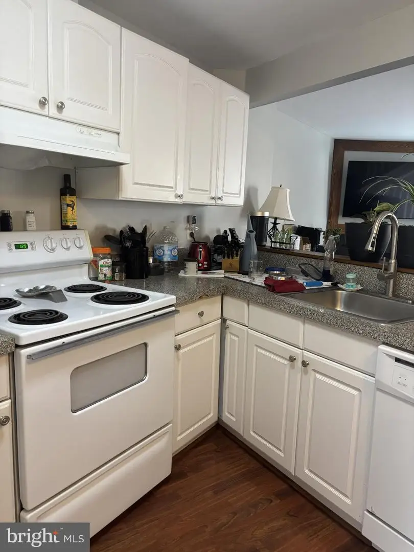 11186 Silentwood Ln, Reston, VA 20191 - Image #3